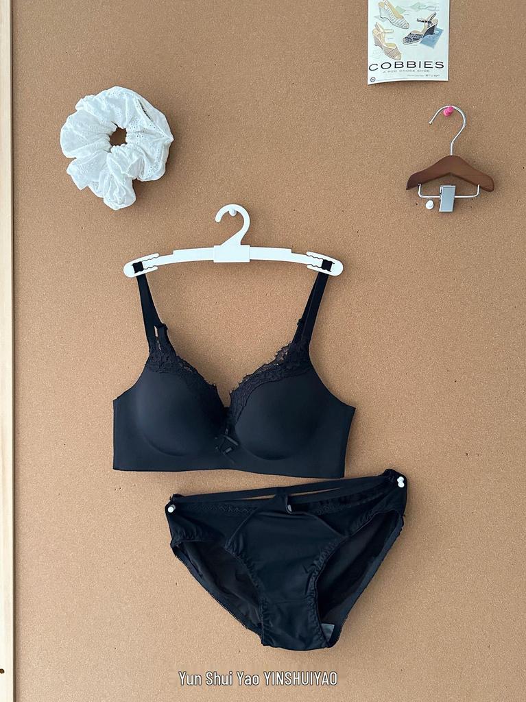Women's Push-Up Lace Bra: Enhances Bust & Reduces Sagging, Thick Bottom & Thin Top, Gathers Underarm Fat, Beautiful Back Design