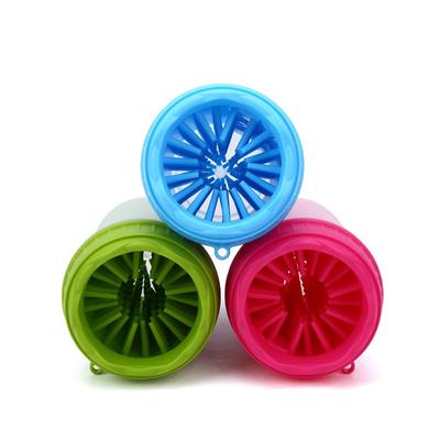 Neue Hunde Pfotenreiniger Tasse PP/TPR Kämme Tragbarer Outdoor Haustier Fußwascher Pfotenreinigungsbürste Fußwaschen Haustier Reinigungsprodukte