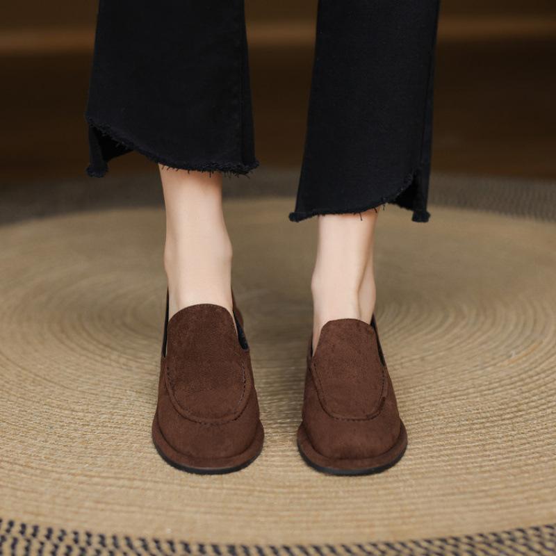 

Новые женские туфли на низком каблуке из маленькой кожи удобны для одной ноги, резиновая мягкая подошва, обувь больших размеров и женские туфли-лодочки на плоской подошве 39