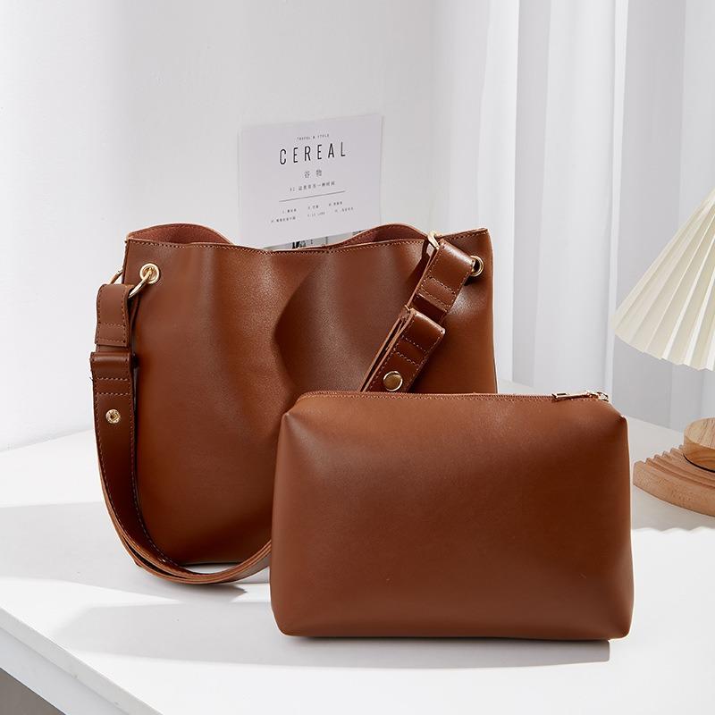 Niche design sense autumn and winter bag bucket bag women's new large-capacity commuter tote single shoulder mother bag tide