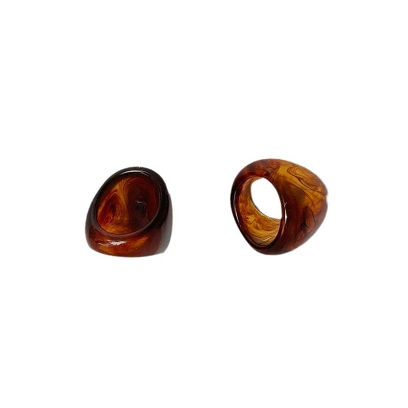 Vintage Trendy Large Finger Rings For Women Exaggerated Amber Color Resin Temperament Geometric Finger Ring Jewelry Accessories