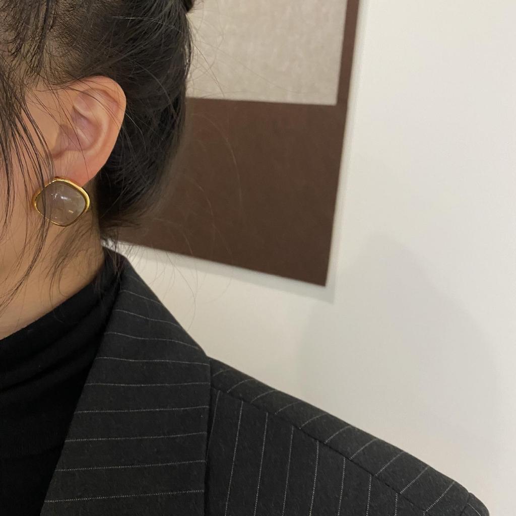 French Retro Coffee Square Stud Earrings Gold Foil Texture Premium Versatile Commuter Autumn And Winter Temperament Earrings