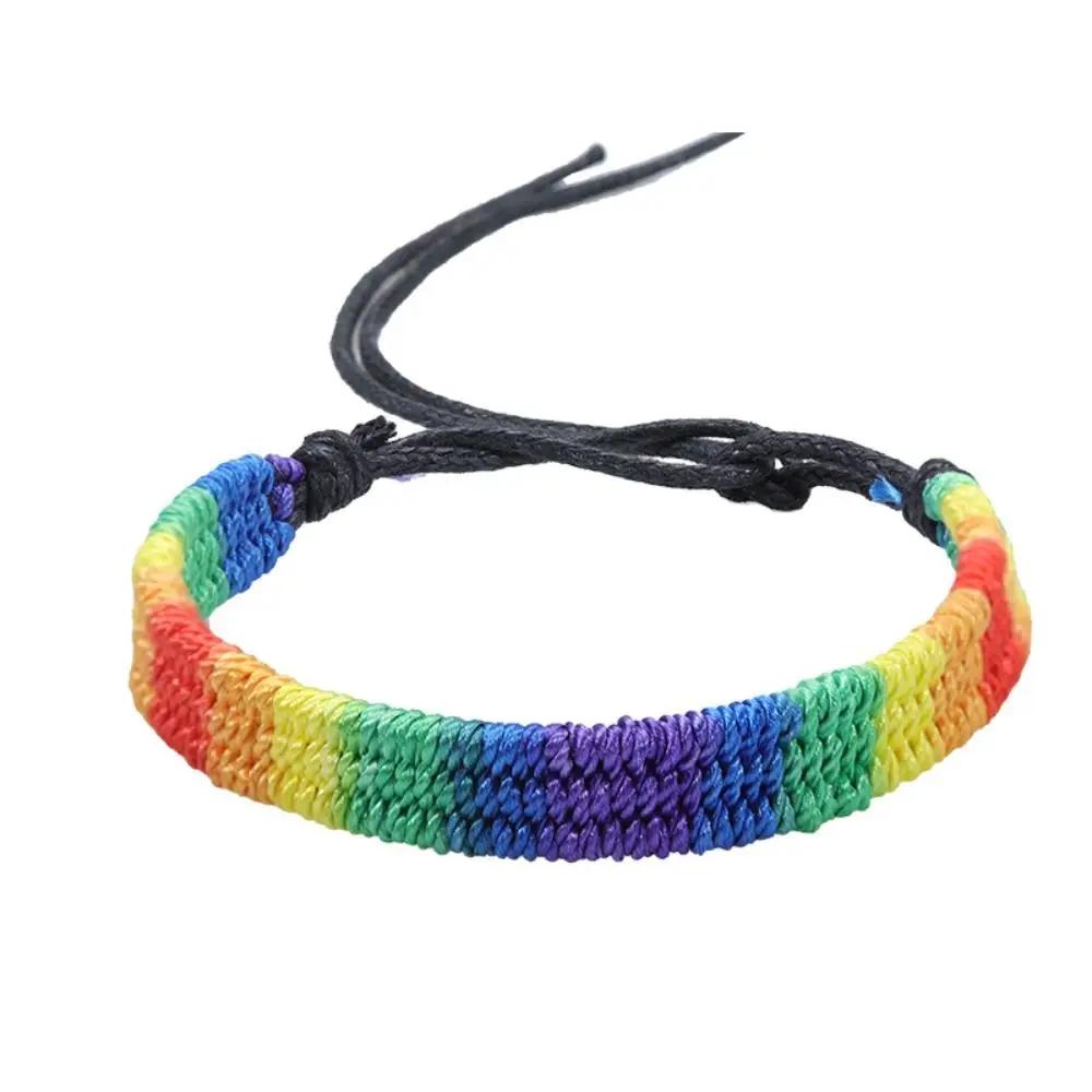 Klassisches Regenbogen geflochtenes Schnurarmband Verstellbarer Schmuck Buntes handgefertigtes Armband Boho Stil Mode