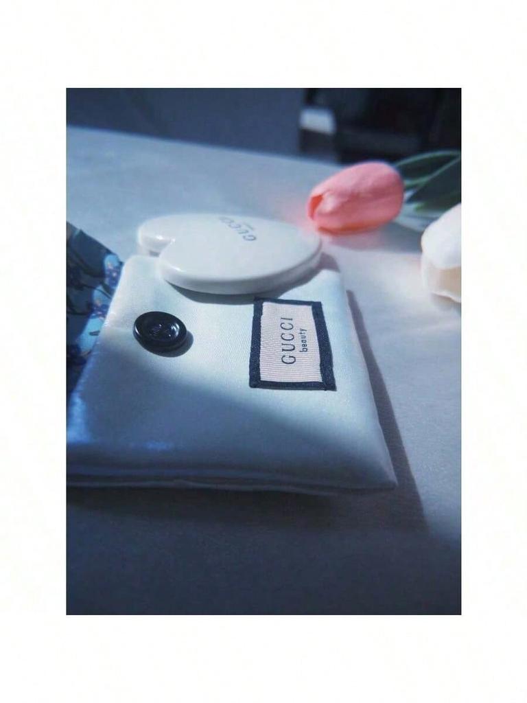 Gucci Set Specchio Cuore Luminoso con Custodia in Raso