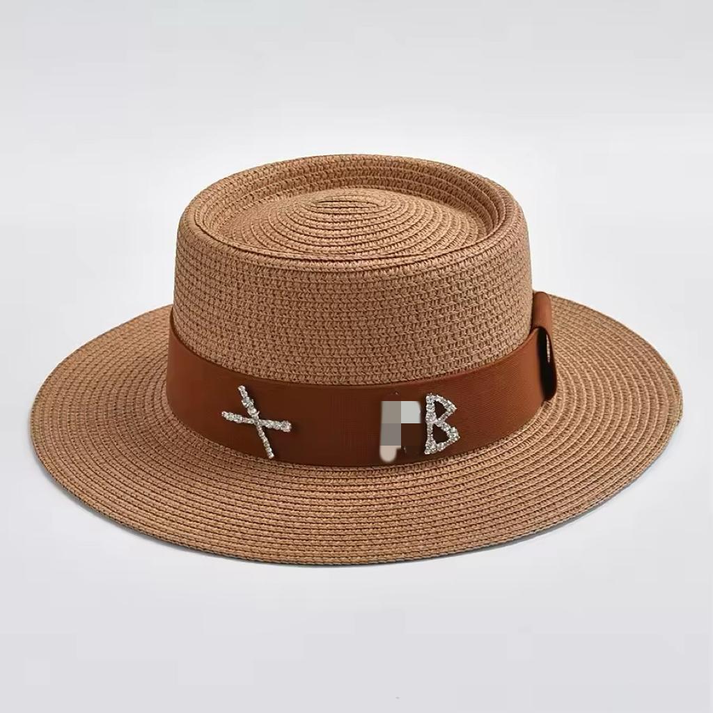 Fashionable Metal XRB Letter Straw Hats for Women Summer Elegant Holidays Boater Hat Outdoor Beach Sun Hat