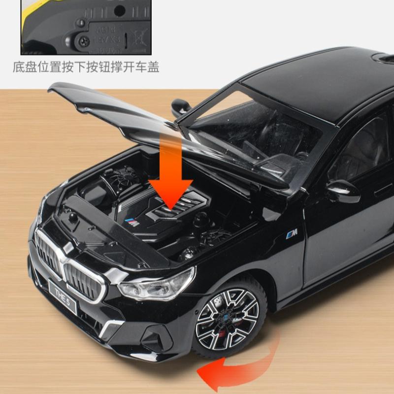 1:24 530Li The 5 Luxury Sedan Alloy Diecast Car Model Sound & Light Children's Toys Birthday Gifts For Little Boy