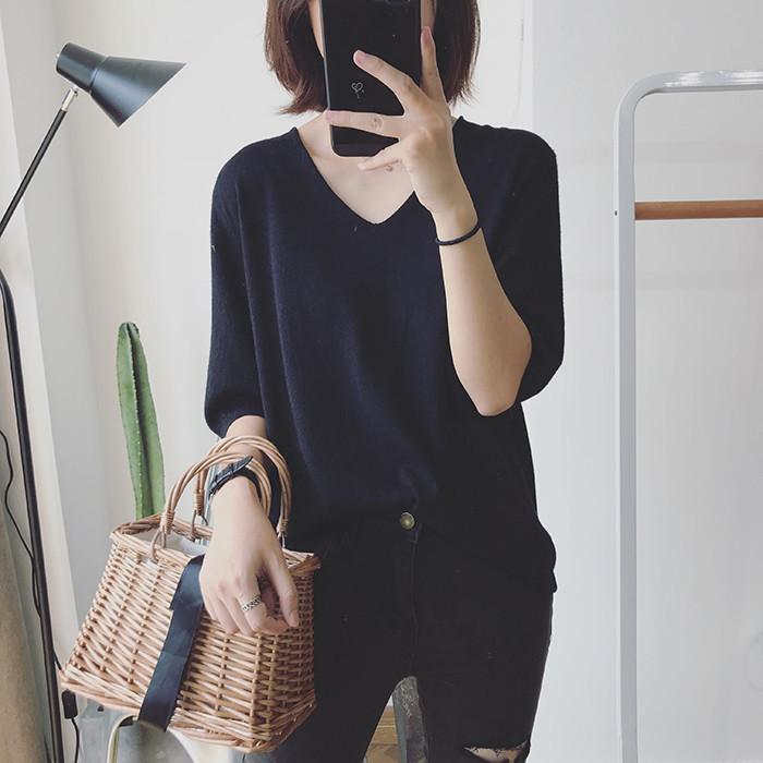 New Spring and Summer Short-sleeved Loose Korean Women's T-shirt Women's V-neck Solid-color Sweater Versatile Women's Top