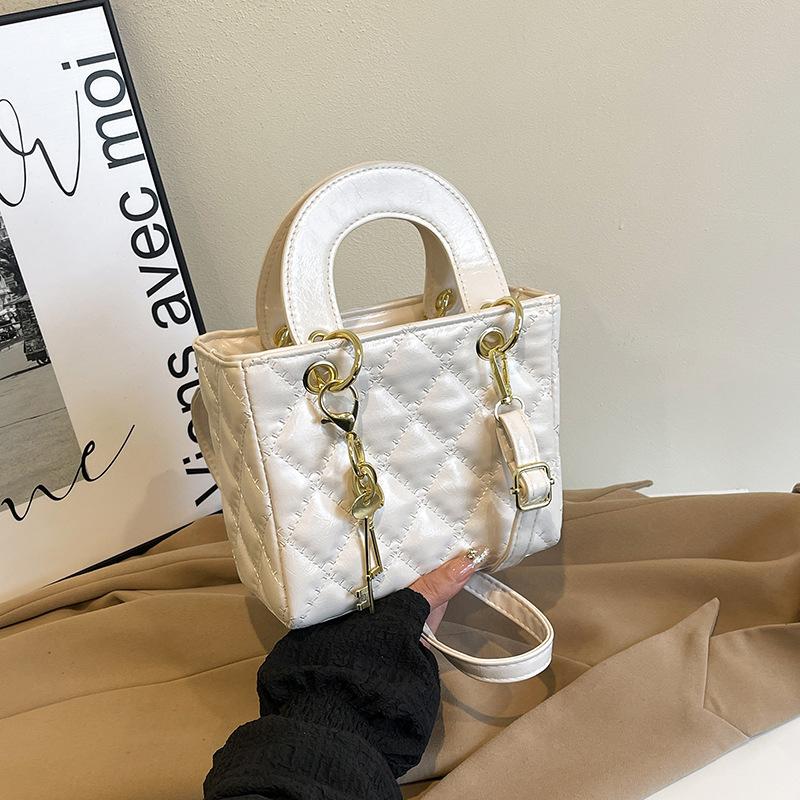 Foreign-style Fashionable and Versatile One-shoulder Crossbody Bag High-end Portable Bag Women