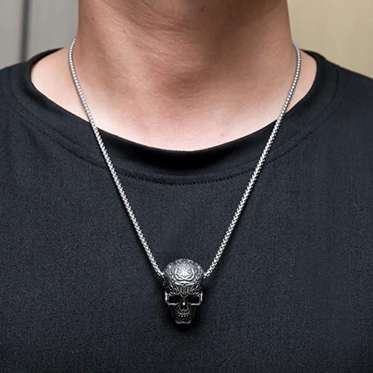 Cool Trendy Masculine Necklace New European Trendy Punk Retro Head Stainless Steel Pendant Necklace.
