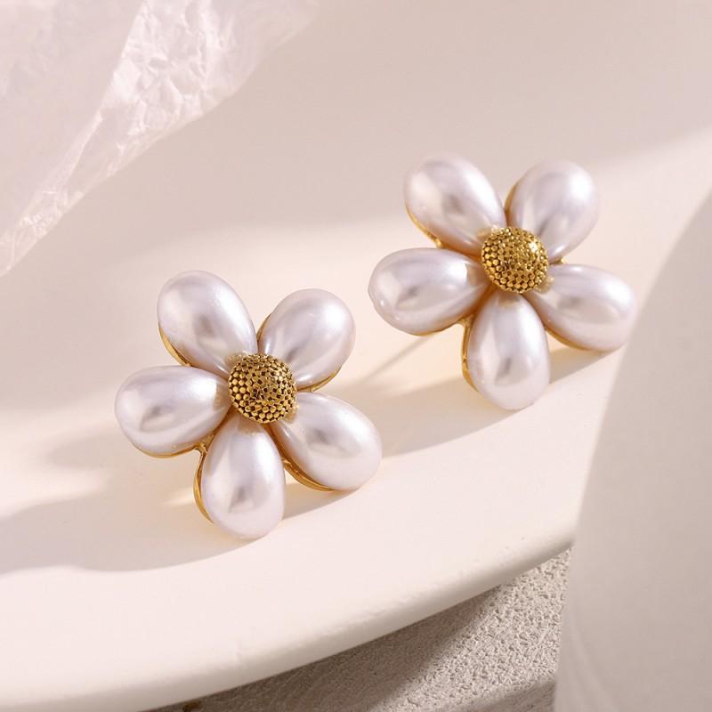 Elegant Stainless Steel 18K Gold Plated French-Style Faux Pearl Flower Stud Earrings Women
