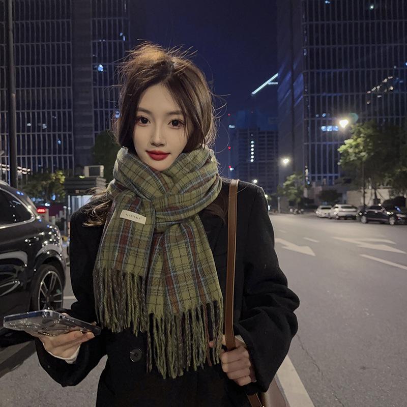 Retro green plaid scarf women's autumn and winter versatile personality advanced sense warm shawl scarf