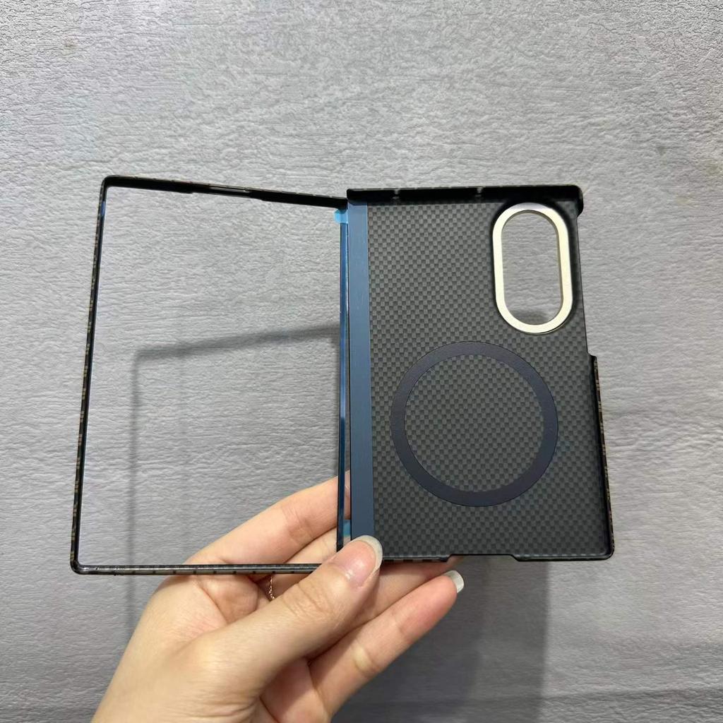 PC Triangle Carbon Fiber Pattern Magnetic Case for For Samsung Galaxy Z Fold 8 for Magsafe Charging Thin Slim Lens Protect Cover