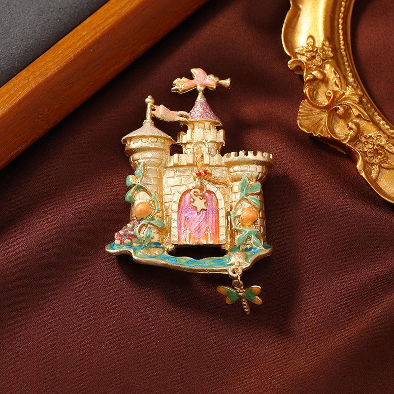 Vintage Fairy Tale Castle Brooch: Women's Luxury Tassel Pendant Pin