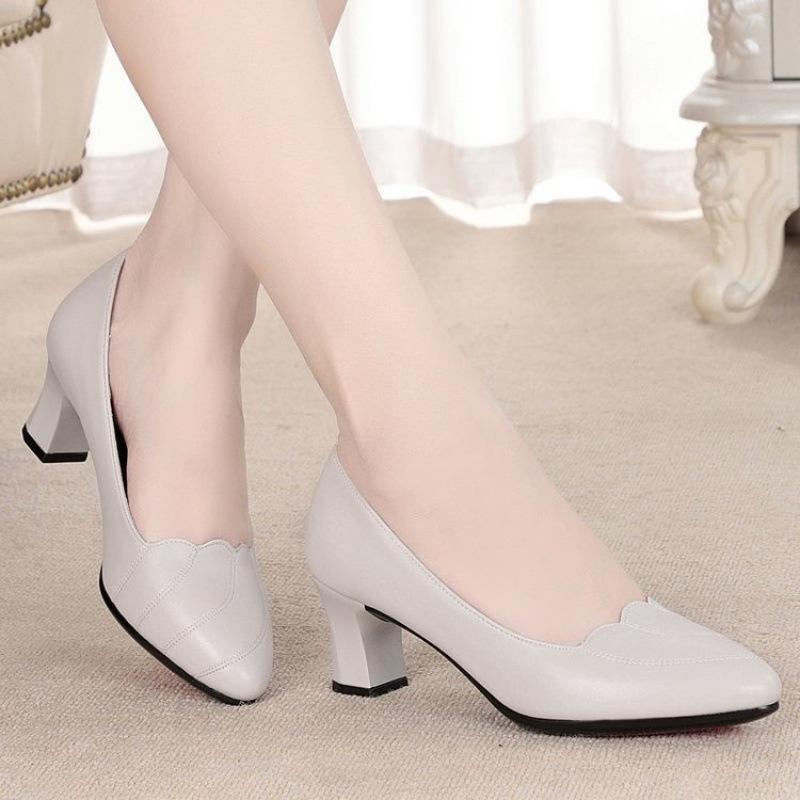 Shallow Mouth Fashion Soft Leather Thick Heel Middle Heel Single Shoes Are Not Tired of Standing for a Long Time, Daily Commuting Middle-aged Women S