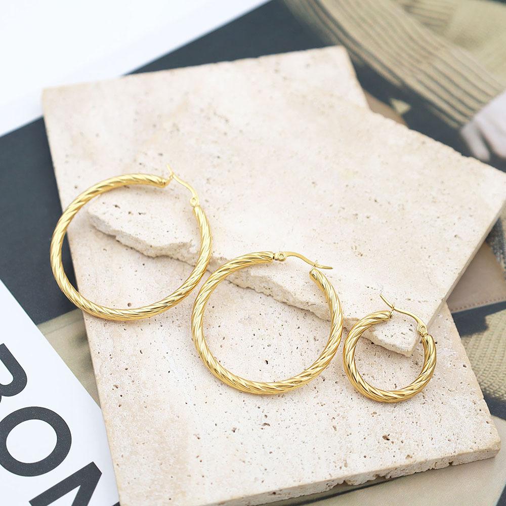 Fashion Versatile Round Earrings Premium 18K Titanium Steel Striped Earrings Jewelry Women