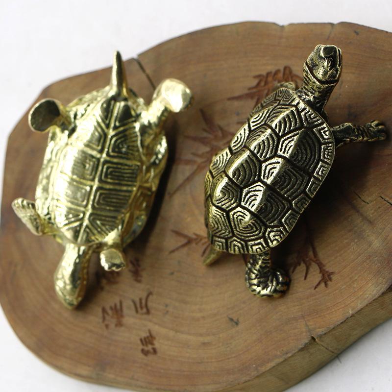 Feng Shui Bronze Turtle Ornaments: Retro Solid Copper Longevity Turtle Tea Pet and Lid Holder.