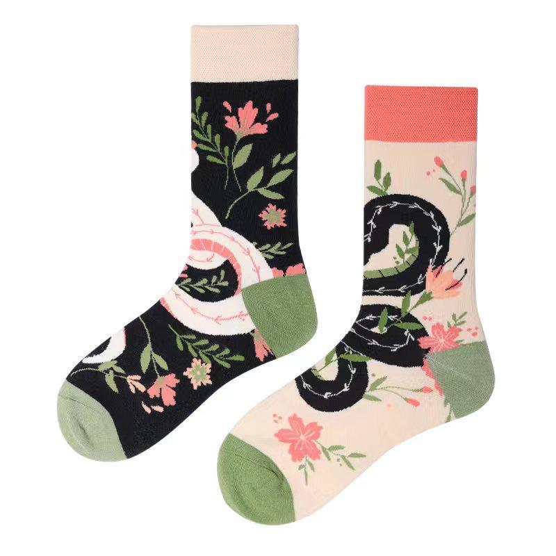 Ny Mode AB Asymmetriska Mandarinanka Herr- och Damsockor Tecknad Mode Roliga Söta Djur Mellanhöga Bomullssockor