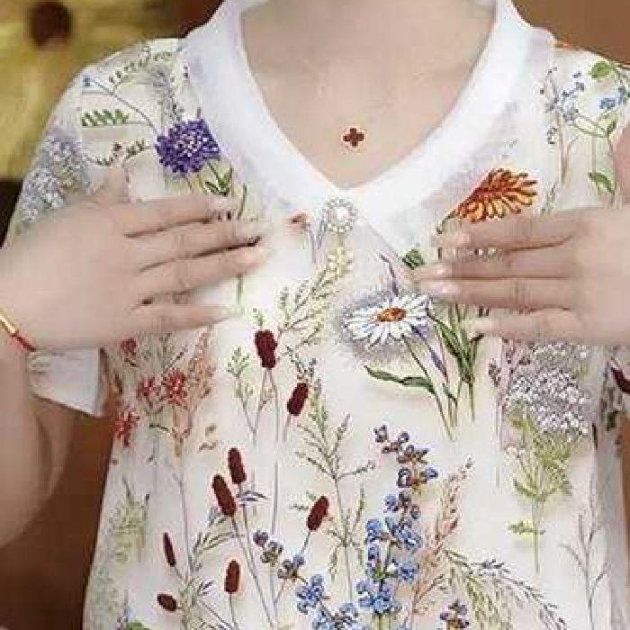 

Chic Summer 2025 Women s High-End Fashion Print Top Medium