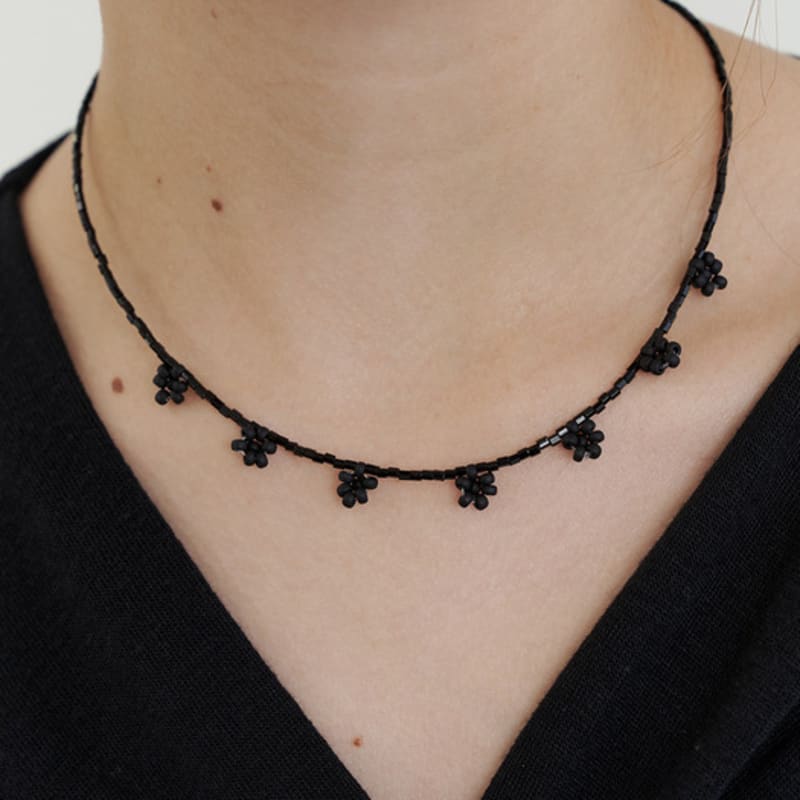 GETMEBLING Fleur Necklace