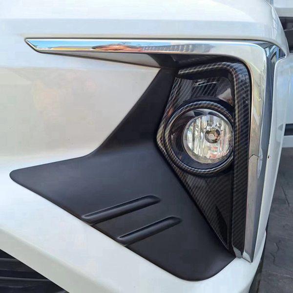 Пара накладок на передние противотуманные фары для Toyota Veloz 2022-2024 None