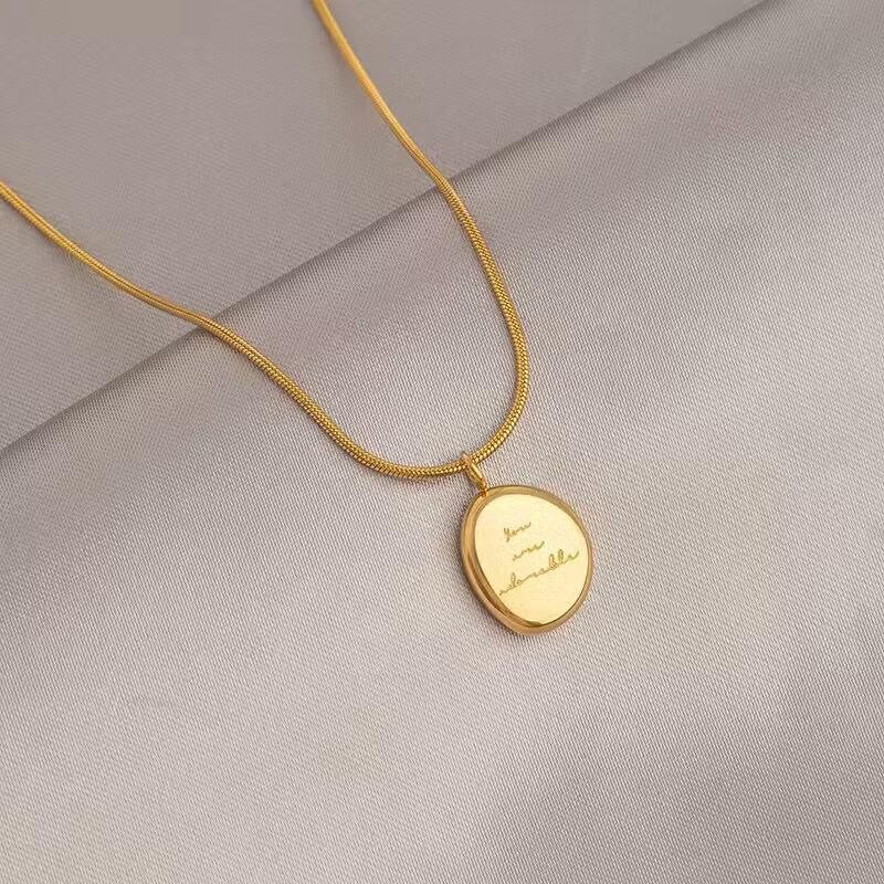 Gold Titanium Steel Clavicle Necklace For Women Light Luxury Versatile Fashion Jewelry