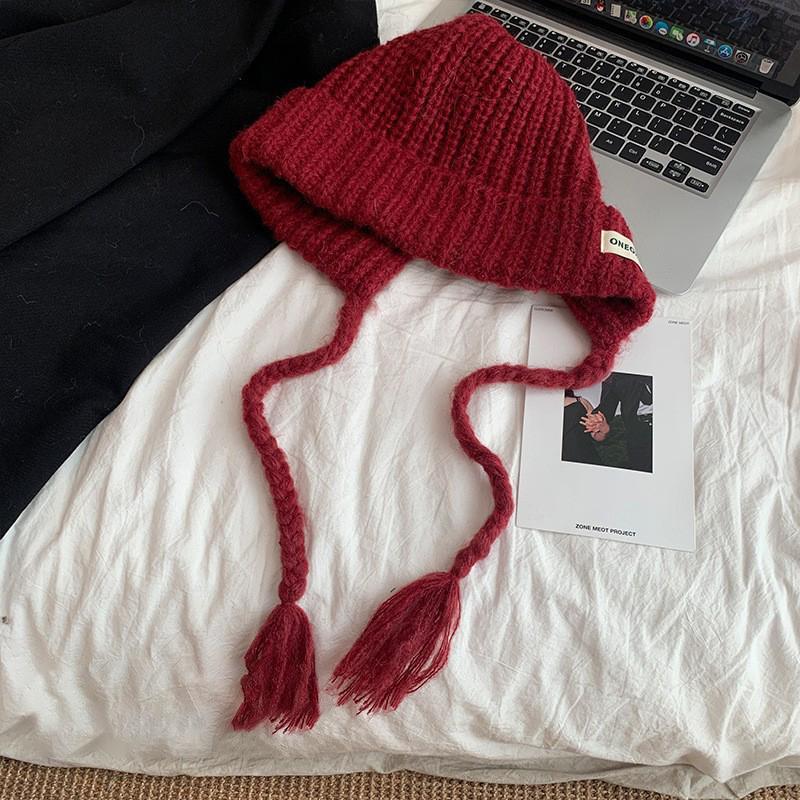 

Kawaii Fluffy Knit Beanie Hat - Warm Plush Bucket Hat with Cute Ear Straps for Cold Weather красный