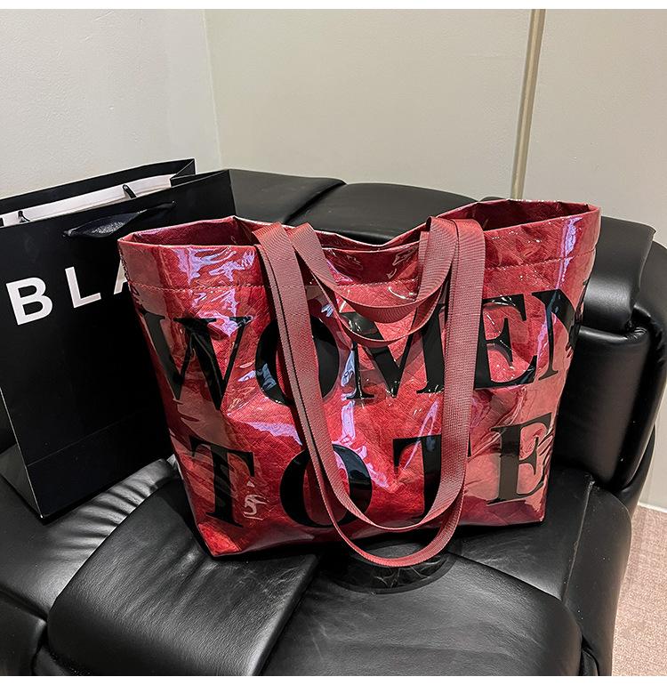 

Premium Tote Bag Large Capacity Commuter Bag Niche Design PVC Shoulder Underarm Bag Handheld Women s Bag червоний
