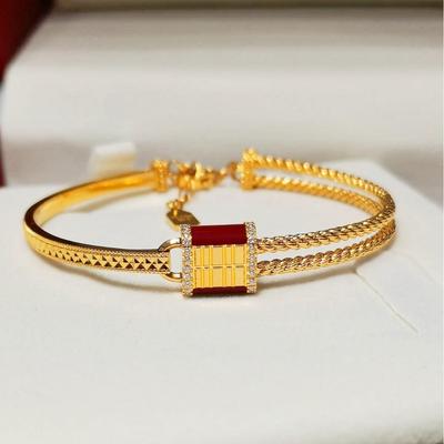 Guochao Chuanxi Gold-Plated Bracelet: Exquisite Chinese Horseshoe Buckle with Inlaid Diamond and Braided Design