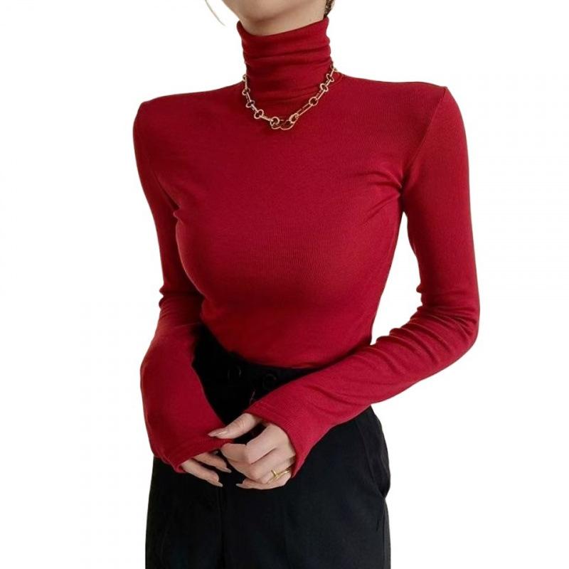 A High-neck Base Layer Shirt Is A Versatile Choice for Women. Pair It with A Long-sleeved T-shirt for A Slim-fitting Top in Autumn and Winter