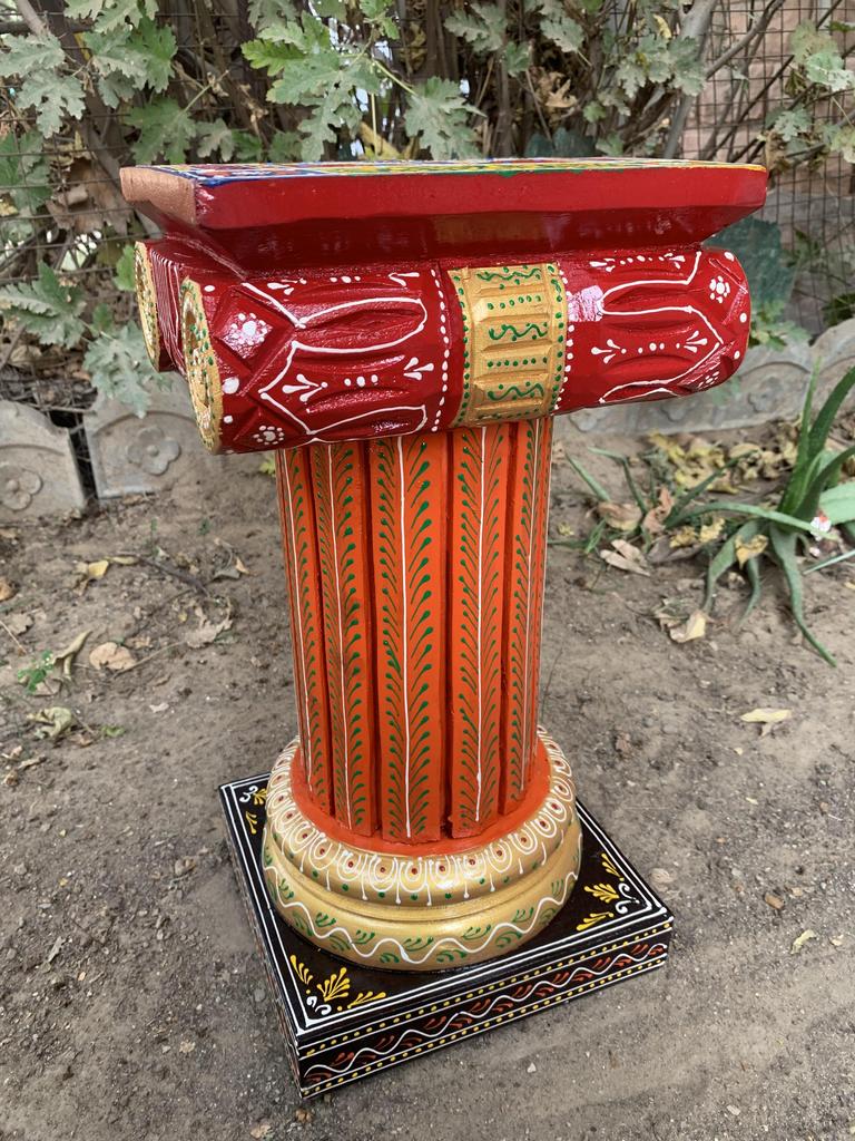 Handbemalte hölzerne Chowki Sockeltisch | Indischer Volkskunst Statuenständer