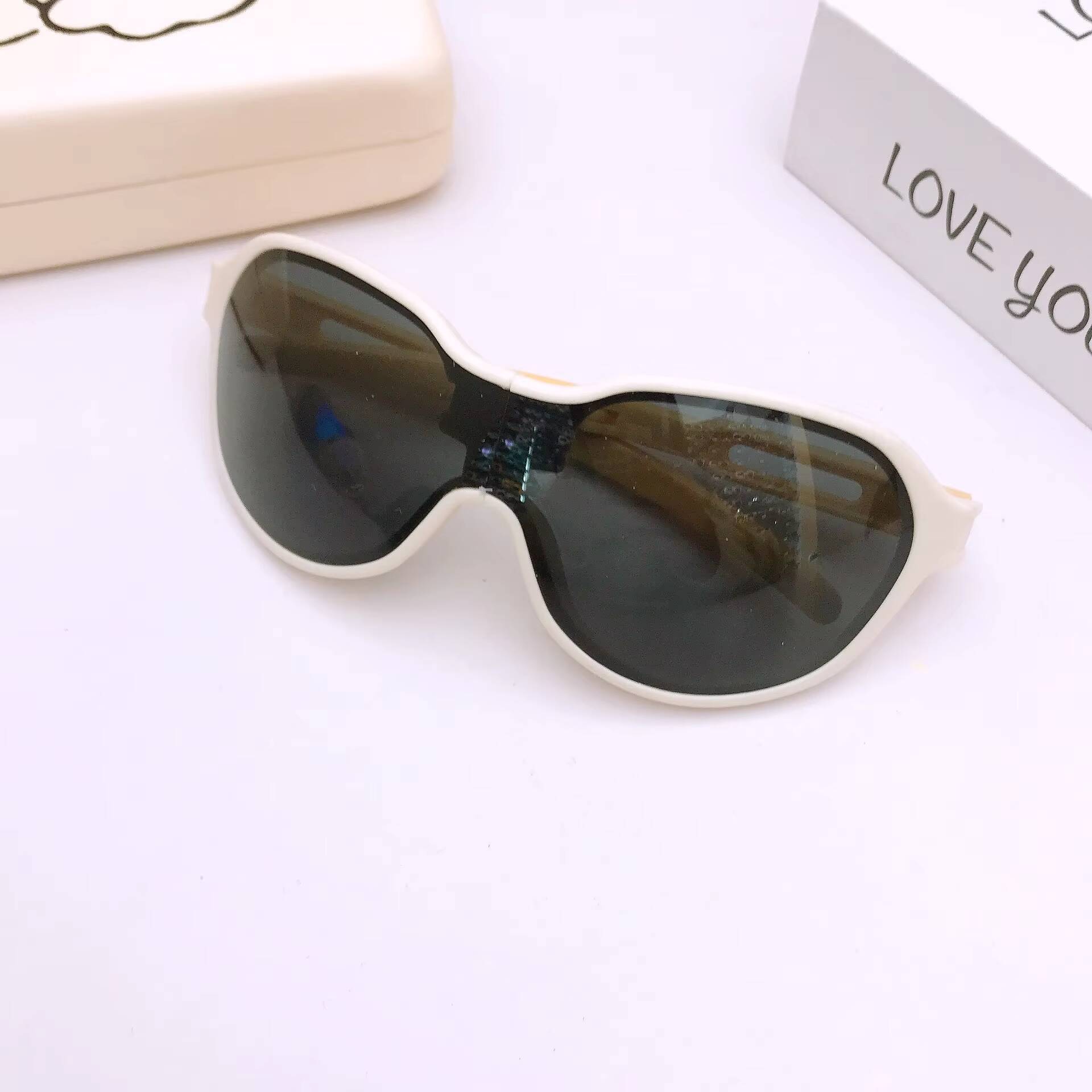 

2026 High-End Fashion Trend, Curved One-Piece Outdoor Sports Sunglasses New Cycling Sunglasses For Men And Women бежевый