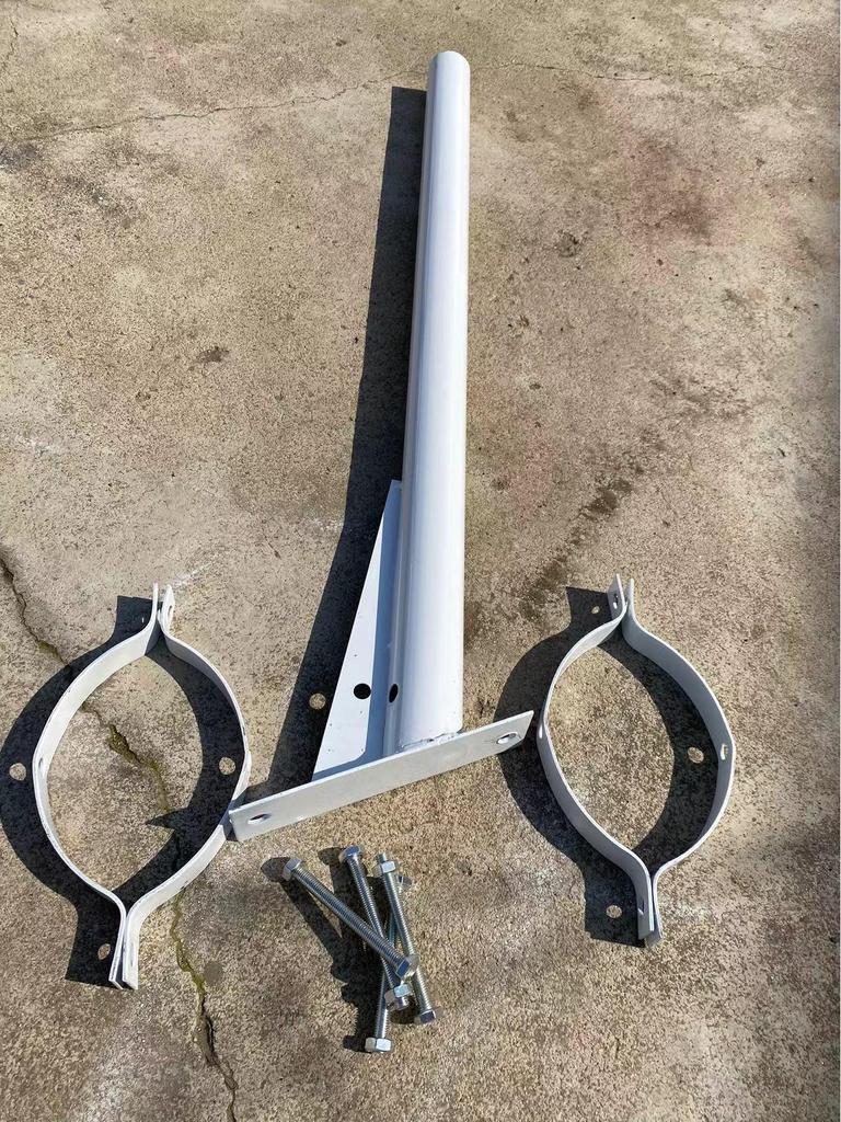 Wall-Mounted Cantilever Streetlight for Courtyard and Utility Pole