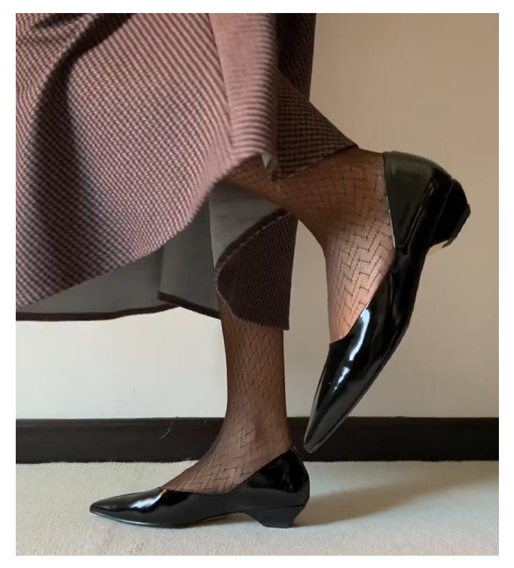 

Версия из овчины~ Французский темперамент остроносые женские туфли с неглубоким горлом и одной педалью, универсальные черные кожаные туфли на низком каблуке 40