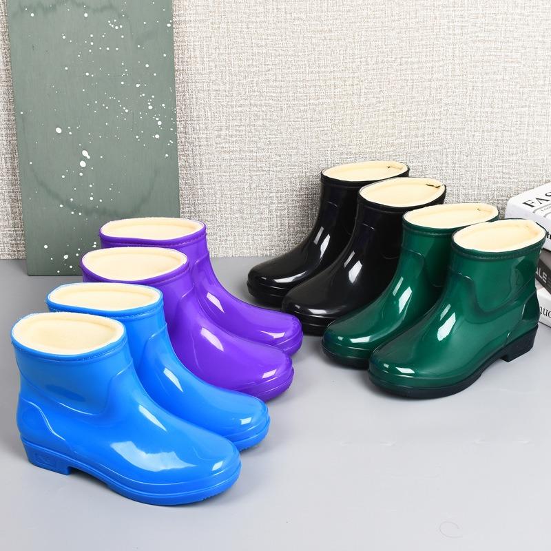 Short rain shoes women's solid color fashion velvet short water shoes rain boots sole tube work rubber shoes four seasons labor insurance