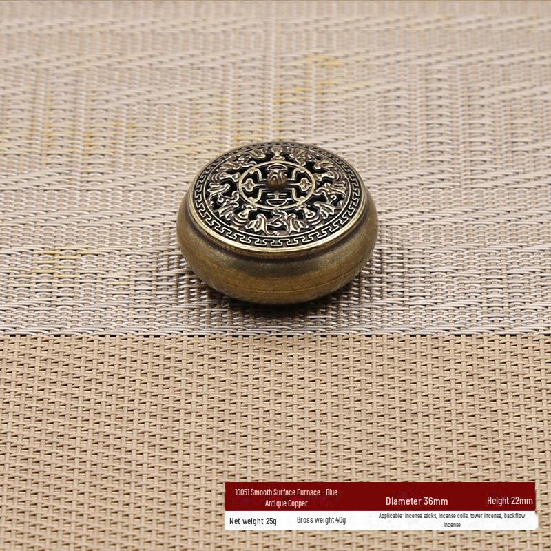 

Антикварная медная курильница из сандалового дерева — классический дизайн на треноге для домашнего декора и чайной церемонии.