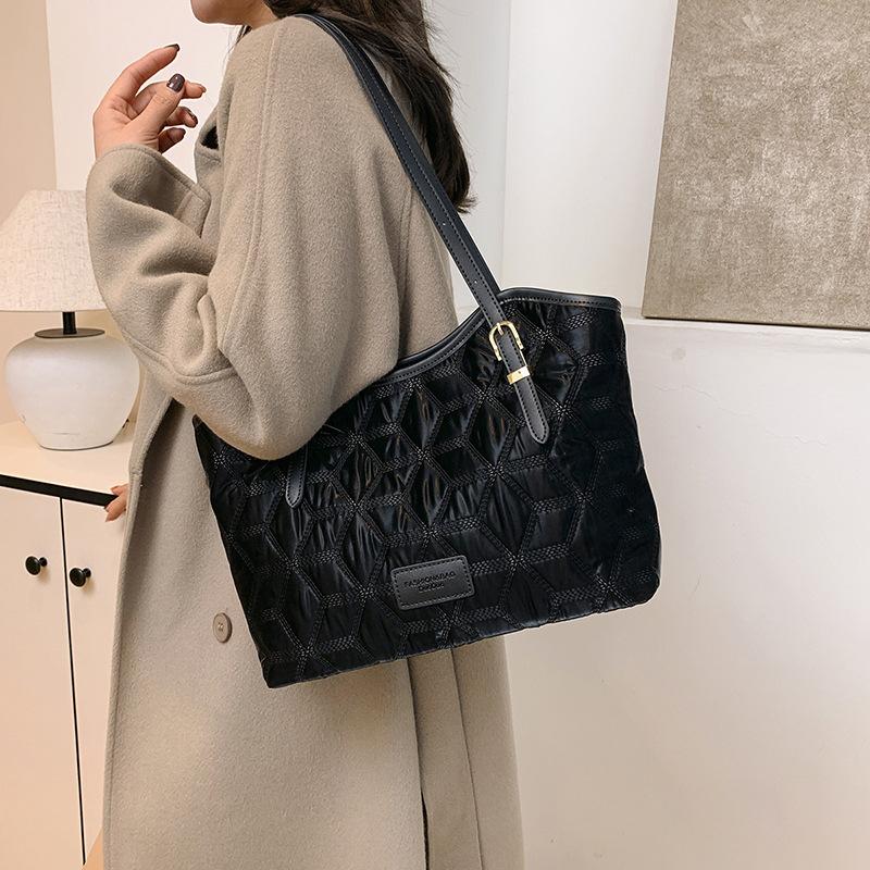 New high-end large-capacity bag women's popular versatile tote bag casual fashion commuter shoulder bag