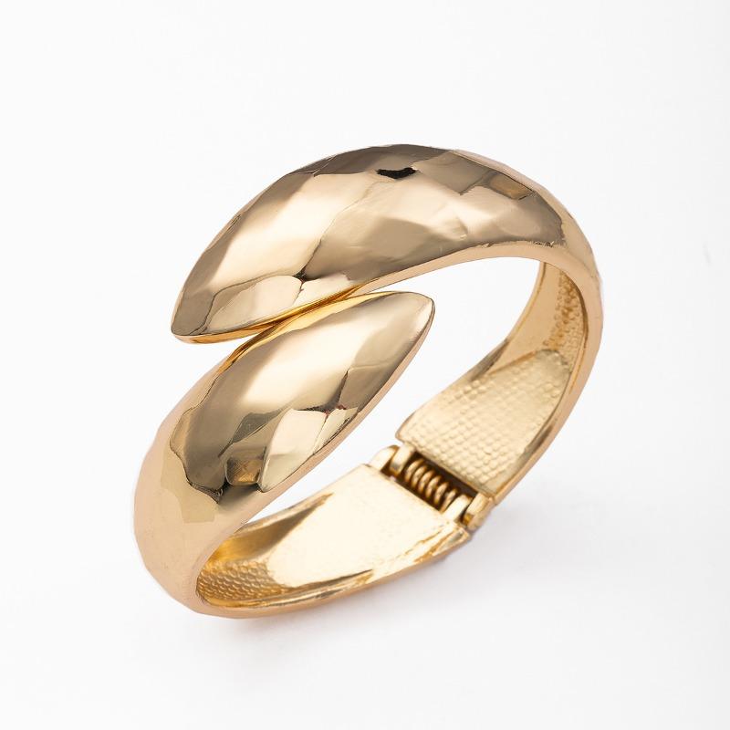 Accessories Women's Fashion Irregular Round Alloy Bracelet Exaggerated Wide Face Spring Opening Bracelet