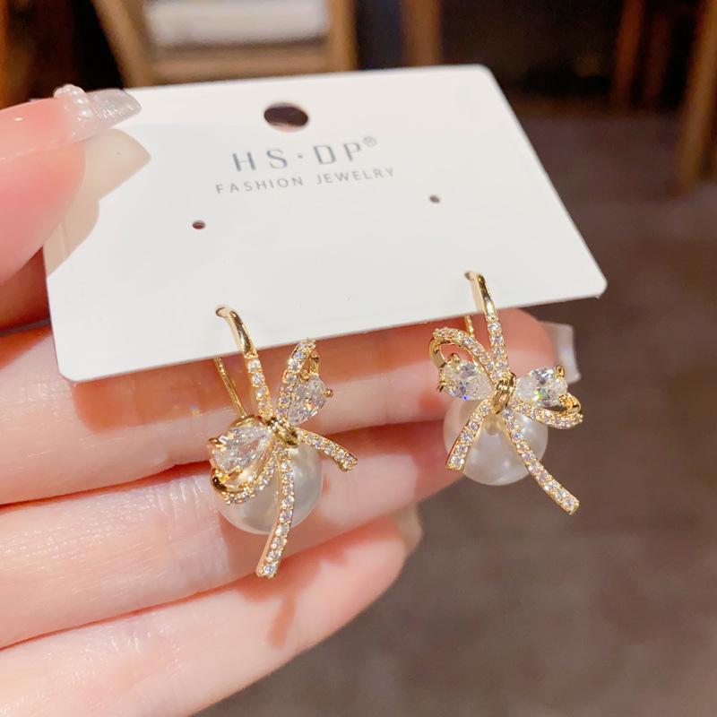 Fashionable Minimalist Bow Earrings