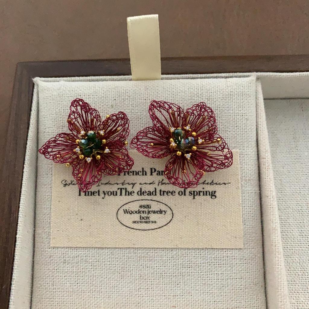 Burgundy Petal Stud Earrings Three-Dimensional Luxury Art High-End Sense Elegant Romance Exquisite Autumn And Winter Festival Earrings Women