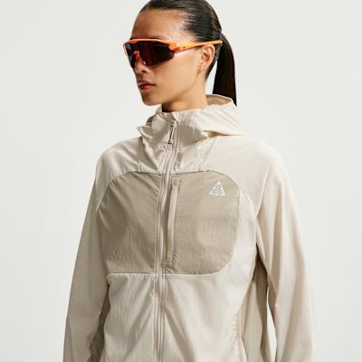 Nike ACG Jackets Women s Beige Hooded Non Detachable Moderate M