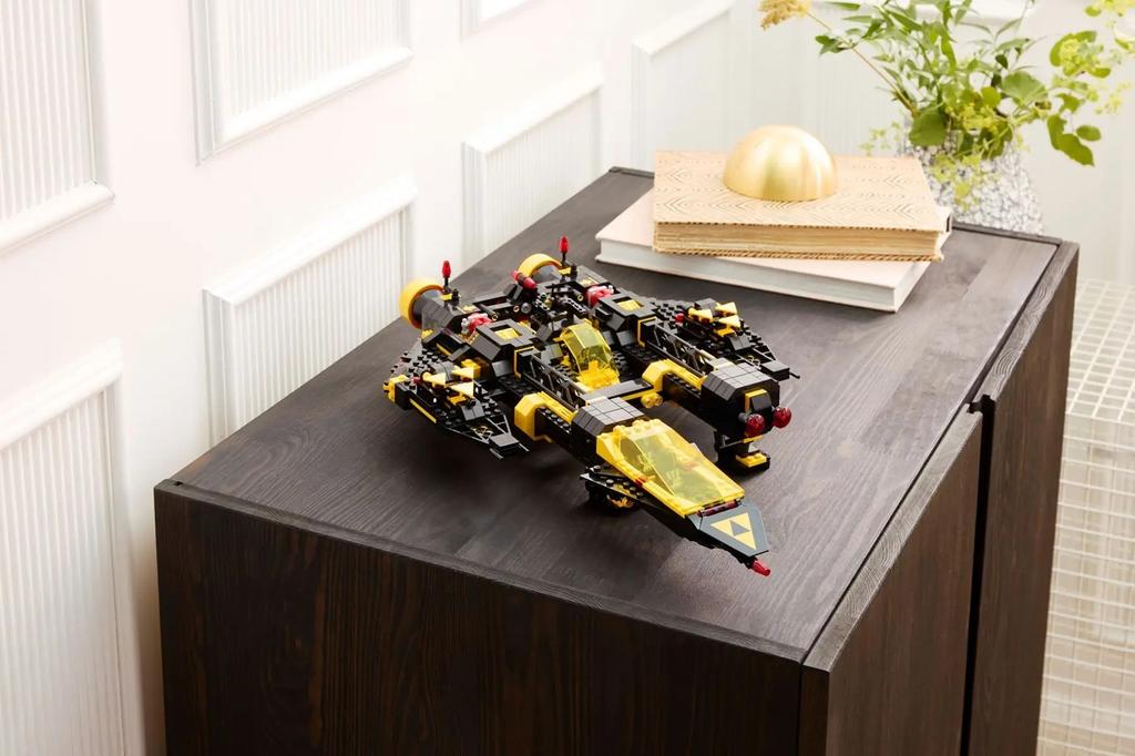 LEGO ICONS 10355 Blacktron Renegade