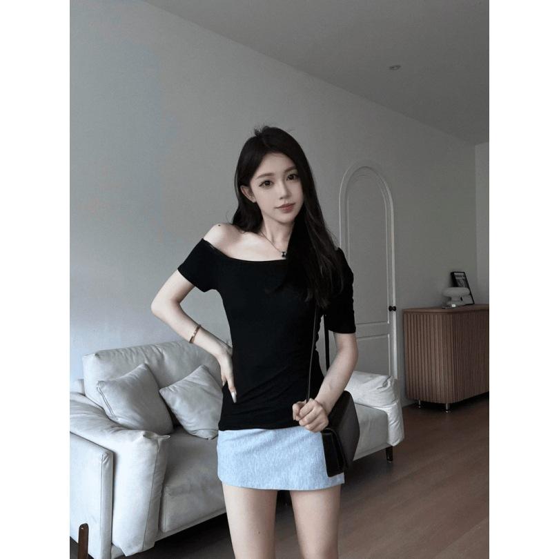 Human Cotton, Design Off-the-shoulder Top T-shirt, Careful Machine, One-word Shoulder Asymmetrical Slim-fitting and Thin Short-sleeved Bottoming Shirt