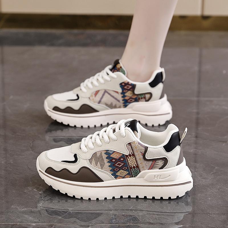 Forrest Gump shoes female student Korean version 2025 spring and autumn new versatile fashion sports little white board shoes female ins tide 8832