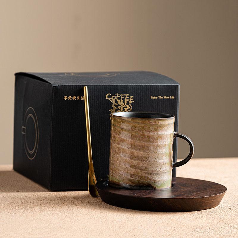 Retro-Kiln-Änderungen Keramikbecher Walnussholzteller Nachmittagstee-Brühbecher Milchbecher Getränkebecher Haushaltsteetassen Wassertassen