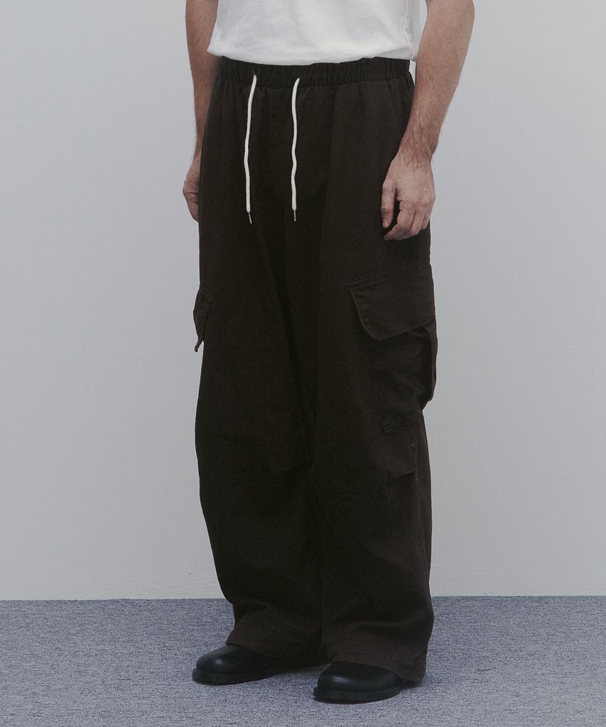 ANDAGAIN Washed Cotton Wide Cargo Pants (Brown