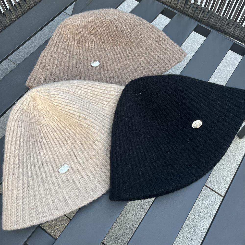 

Autumn and winter wool knitted bucket hat plain and versatile short brim basin hat travel men s and women s sunshade striped bucket hat Adult (55-58cm) чорний