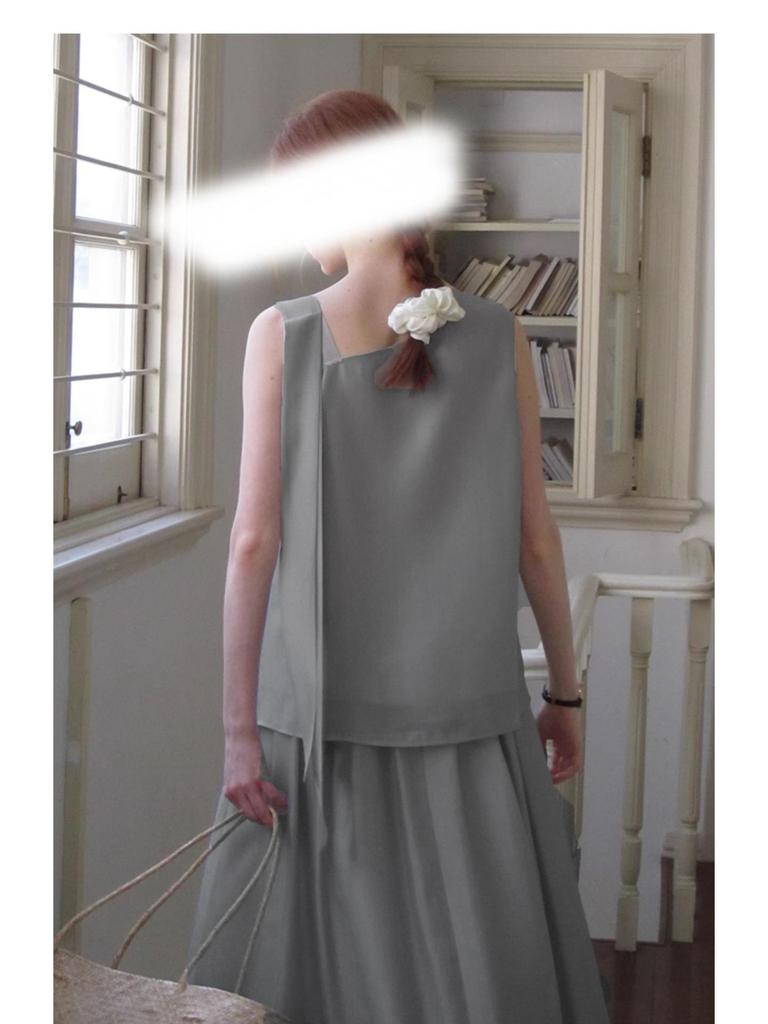 Note: Final Sale. Tops and half-skirts may have a color variation leaning towards gray; they are non-refundable and non-exchangeable.
