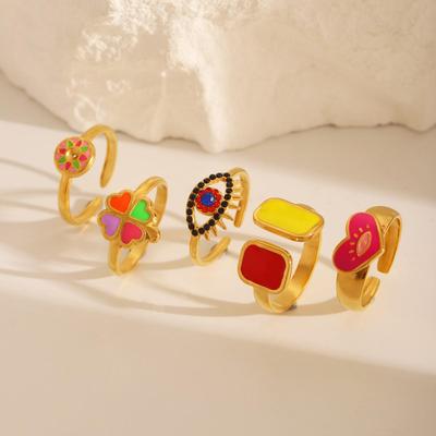 Gold-Plated Stainless Steel Flower Ring for Women - Non-Fading, Light Luxury, Exclusively Designed.