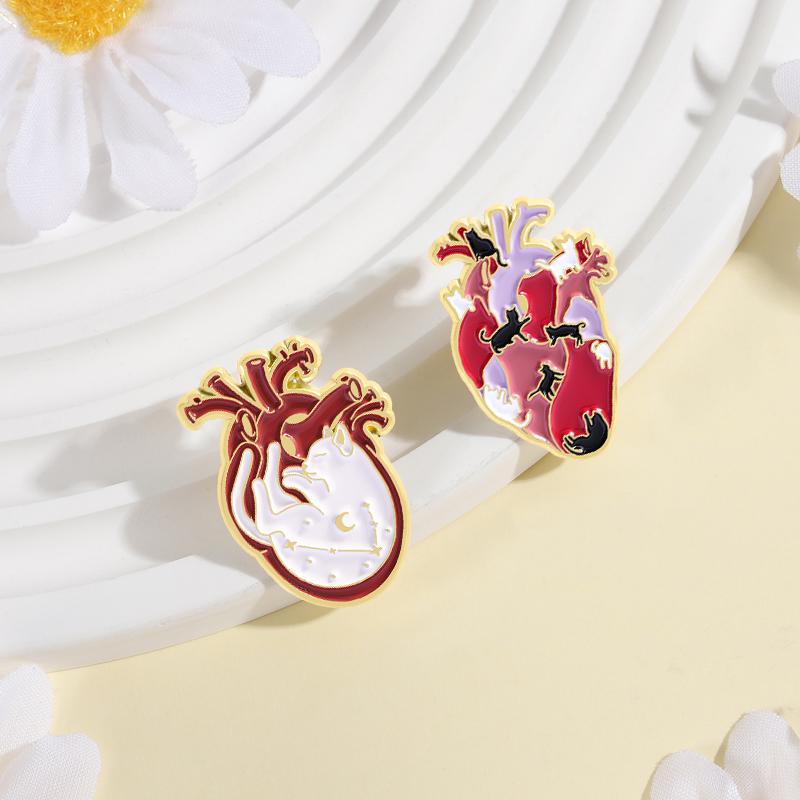 Katzenherz Emaille Anstecknadeln Kundenspezifische Voller Katzen Broschen Reversabzeichen Kleidung Tier Schmuck Geschenk für Katzenliebhaber