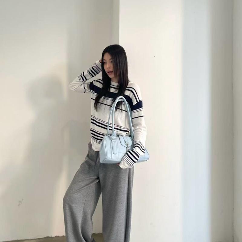 Retro Lock Shoulder Bag, Large Capacity Bost Underarm Bag Women's Fashi Versatile Handbag Solid Color Simple Commuter Bag